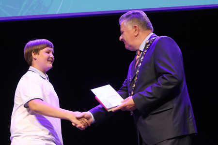 ZLATE PETICE 13 FOTO LJUBO VUKELIČ